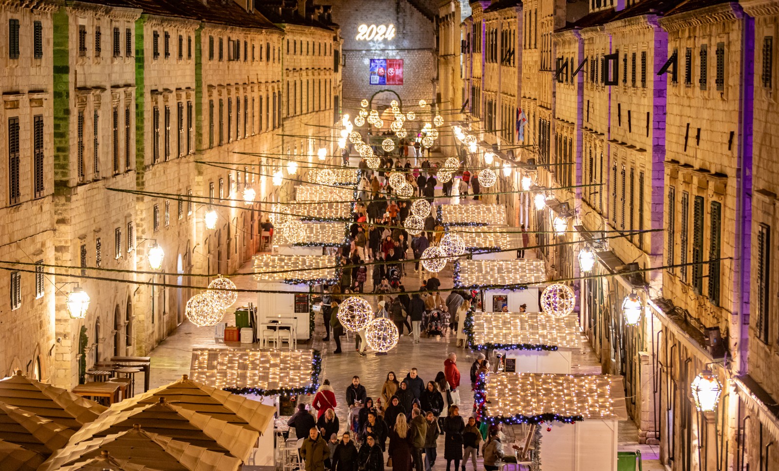 ADVENT U GRADU